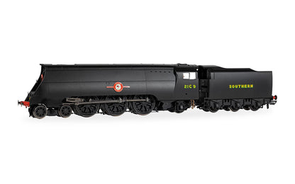 HORNBY R30455 SR - Merchant Navy Class - 21C9 'Shaw Savill' (VE Day 80th Anniversary) Era 4 - 1948-1956 DCC Ready 21pin - Chester Model Centre