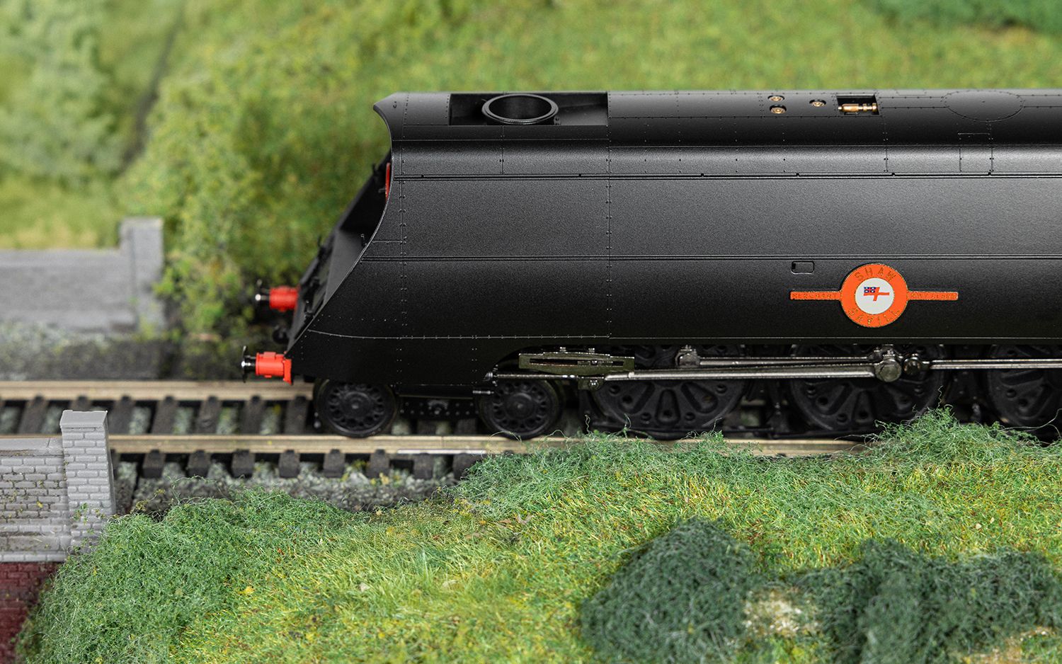 HORNBY R30455 SR - Merchant Navy Class - 21C9 'Shaw Savill' (VE Day 80th Anniversary) Era 4 - 1948-1956 DCC Ready 21pin - Chester Model Centre