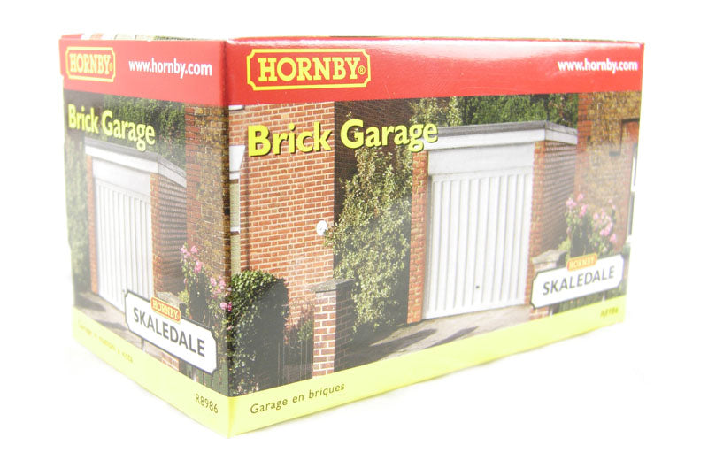 Hornby R8986 Skaledale Brick Garage - Chester Model Centre