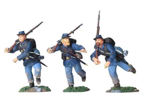 17934 Union Infantry In Sack Coats Charging Set #1 3 Piece Set - Chester Model Centre