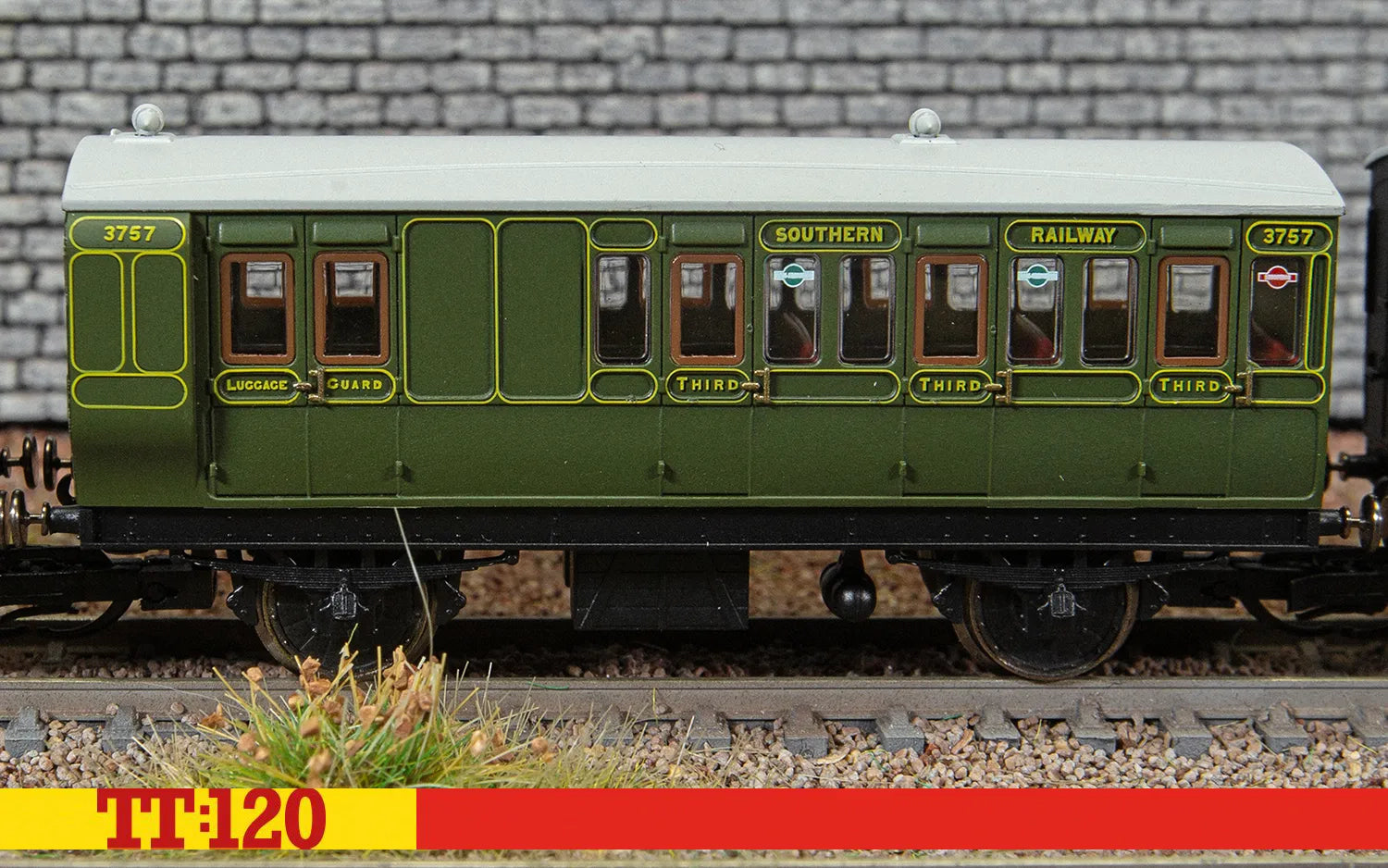 HORNBY TT4053 SR 4-Wheel Coach 3rd Class Brake No.3757 Era 2 - Pre-Grouping 1870-1922 - Chester Model Centre