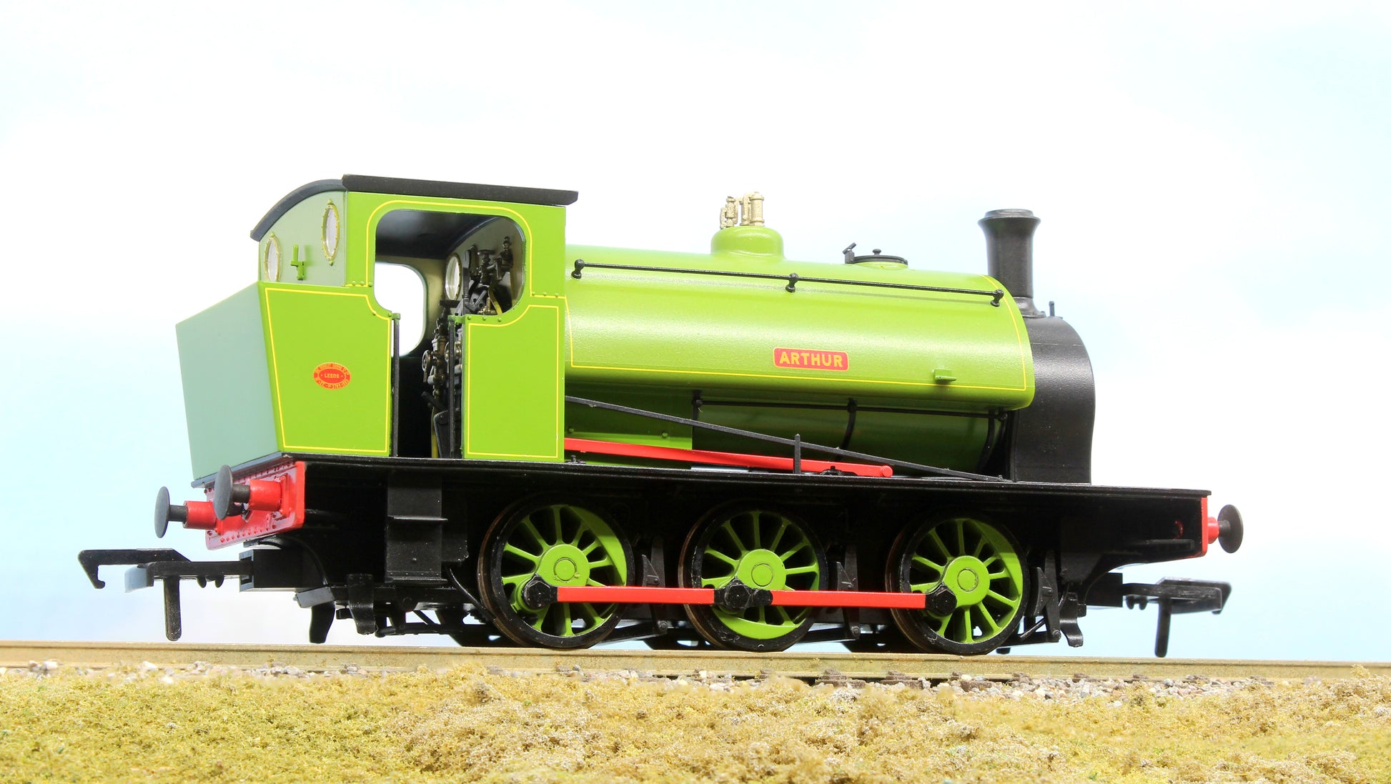 Rapido 903002 - 16" Hunslet - “Arthur” Markham Main Colliery Lined Green - DCC Ready - Chester Model Centre
