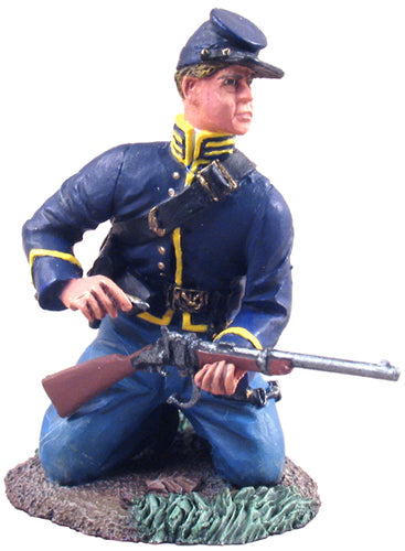 Union Cavalry Trooper Dismounted Kneeling Loading No.1 - Chester Model Centre