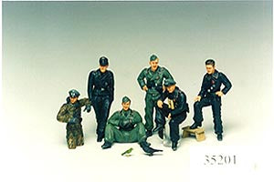 German Tank Crew at Rest - Chester Model Centre