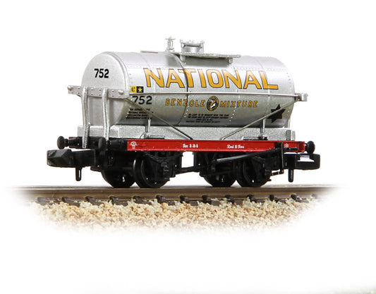 Graham Farish N Gauge 373-650C 14T Tank Wagon 'National Benzole' Silver - Chester Model Centre