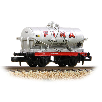 Graham Farish N Gauge 373-658 14T Tank Wagon 'Fina' Silver - Chester Model Centre