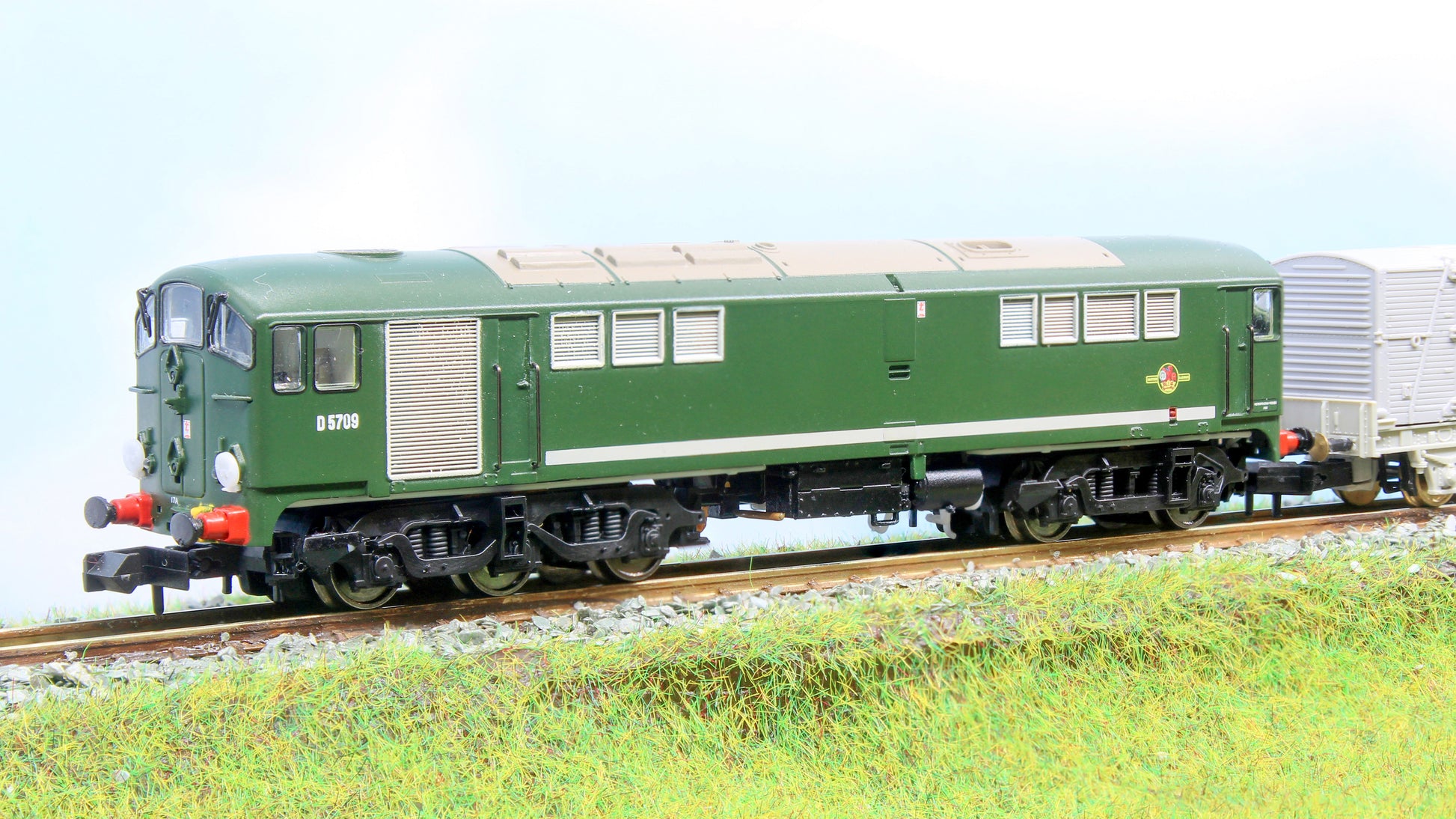 Rapido Trains 905001 N Gauge Class 28 D5709 BR Green - DCC Ready - Chester Model Centre