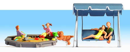 Noch OO N15590 Parents (2) Children (2) Dog And Accessories Figure Set - Chester Model Centre
