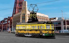 Corgi OM44013 Brush Railcoach - Blackpool Transport 'Interflora' - Chester Model Centre