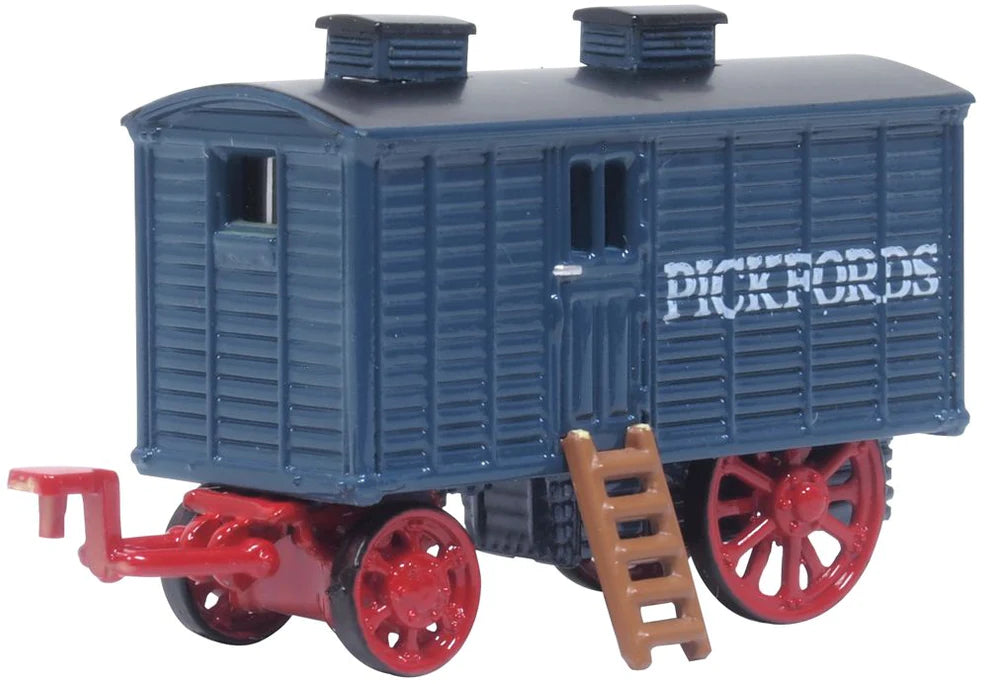 Oxford Diecast Pickfords Living Wagon - Chester Model Centre